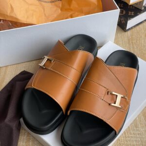 TOD'S Classic Slide.