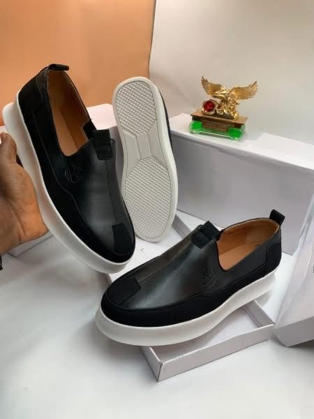 Smart Store Quad-Colour Luxe Sneakers – Stylish Comfortable Everyday Footwear