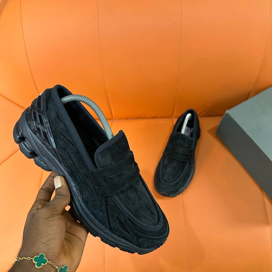 Smart Store Dual-Tone Casual Sneaker – Stylish Comfortable Everyday Footwear