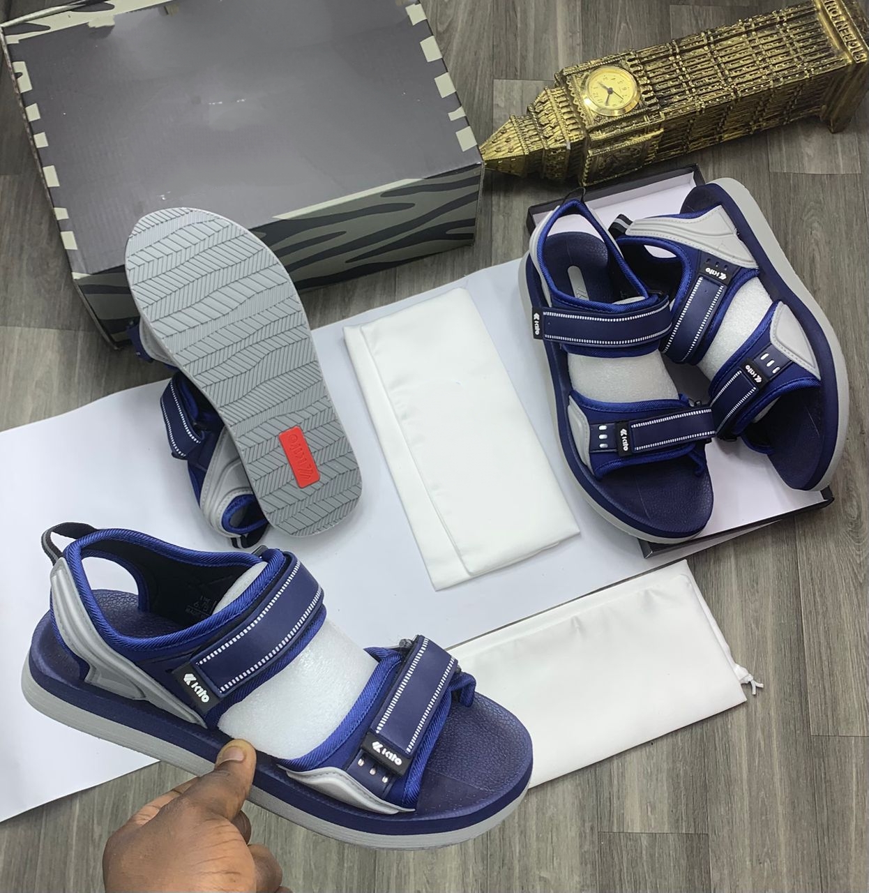Smart Store Sleek Low-Top Sneakers – Lightweight Fashion Trainers for Men