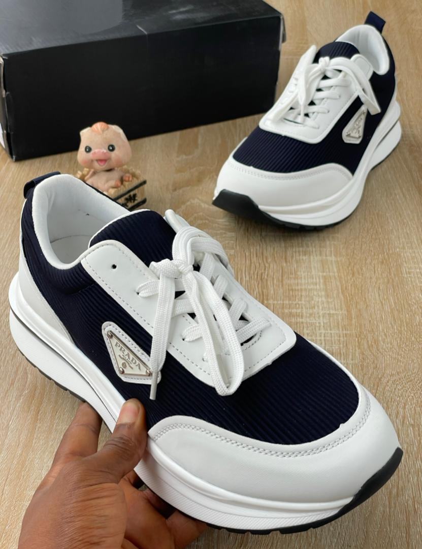 Smart Store Dual-Tone Casual Sneaker – Stylish Comfortable Everyday Footwear
