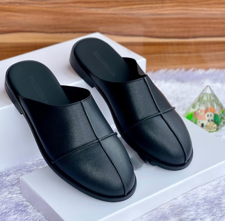 Smart Store Dual-Tone Premium Leather Shoe – Stylish Comfortable Everyday Footwear