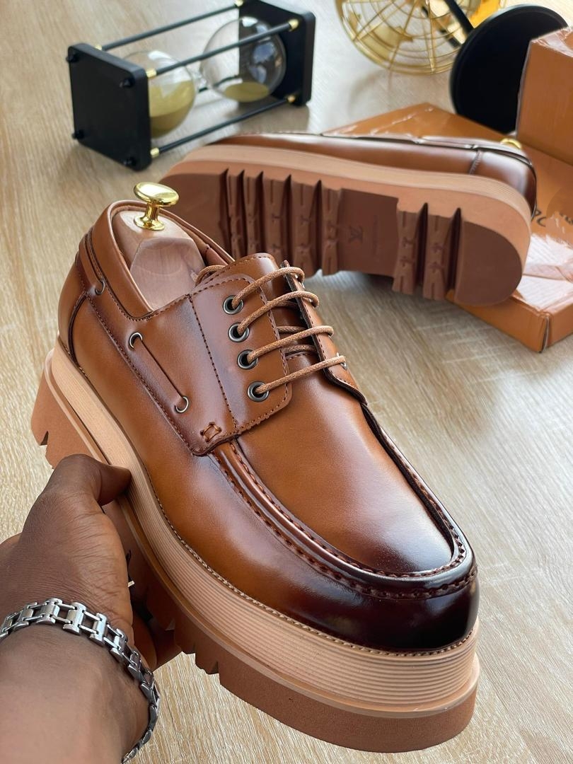 Smart Store Dual-Tone Premium Leather Shoe – Stylish Comfortable Everyday Footwear