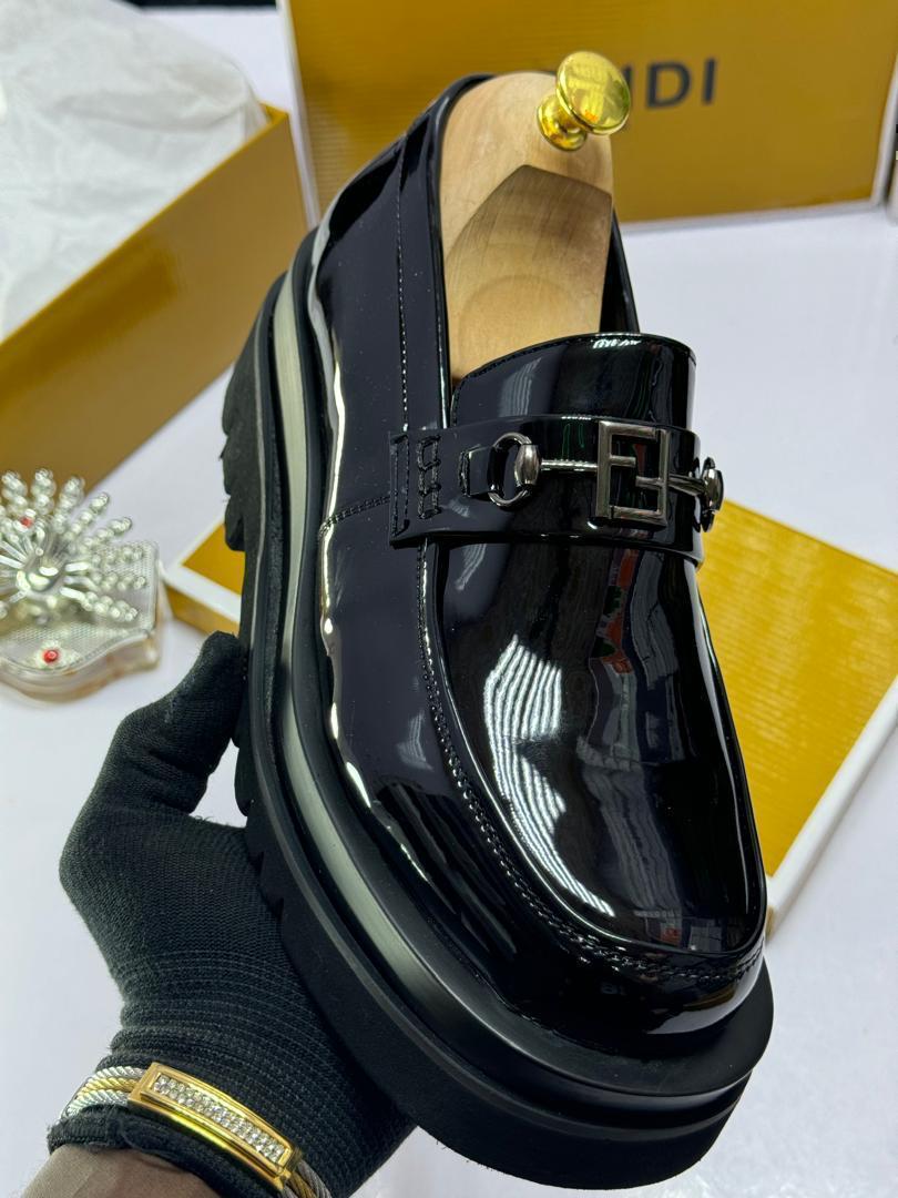 Smart Store Dual-Tone Premium Leather Shoe – Stylish Comfortable Everyday Footwear