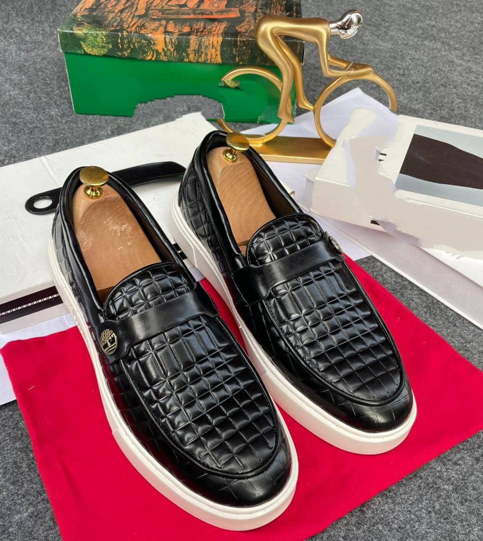 Smart Store Dual-Tone Premium Leather Shoe – Stylish Comfortable Everyday Footwear