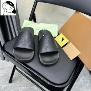 Smart Store Classic Check-Pattern Slippers – Comfortable Everyday Casual Footwear