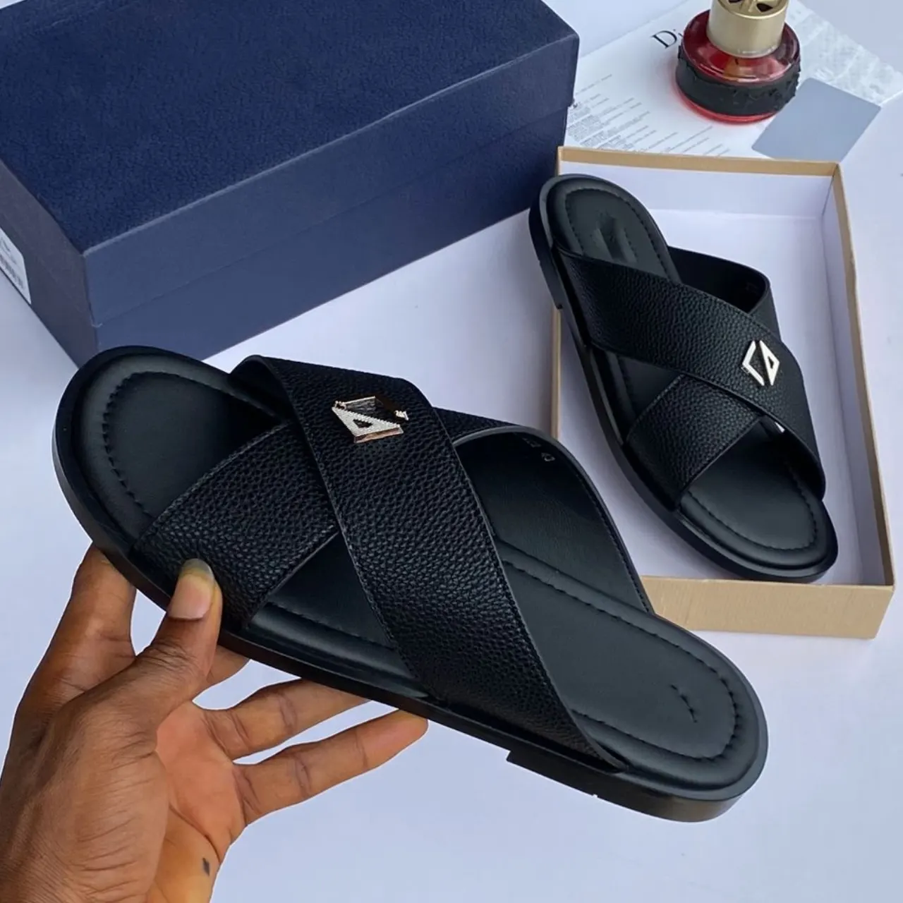Smart Store Classic Dual-Tone Slippers – Comfortable Everyday Casual Footwear