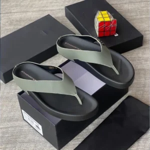 Smart Store Structured Dual-Tone Slippers – Stylish Comfortable Everyday Footwear