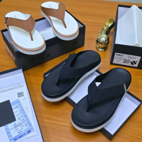 Smart Store Classic Luxe Dual-Tone Slippers – Comfortable Everyday Casual Footwear