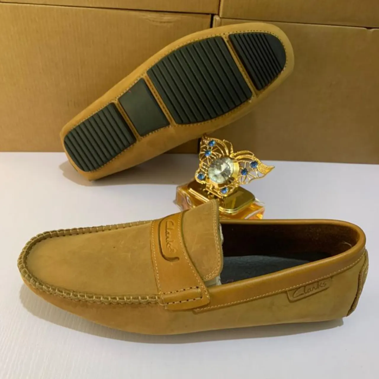 Smart Store Dual-Tone Premium Leather Shoe – Stylish Comfortable Everyday Footwear