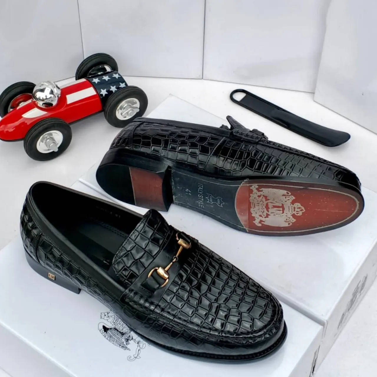 Smart Store Dual-Tone Premium Leather Shoe – Stylish Comfortable Everyday Footwear