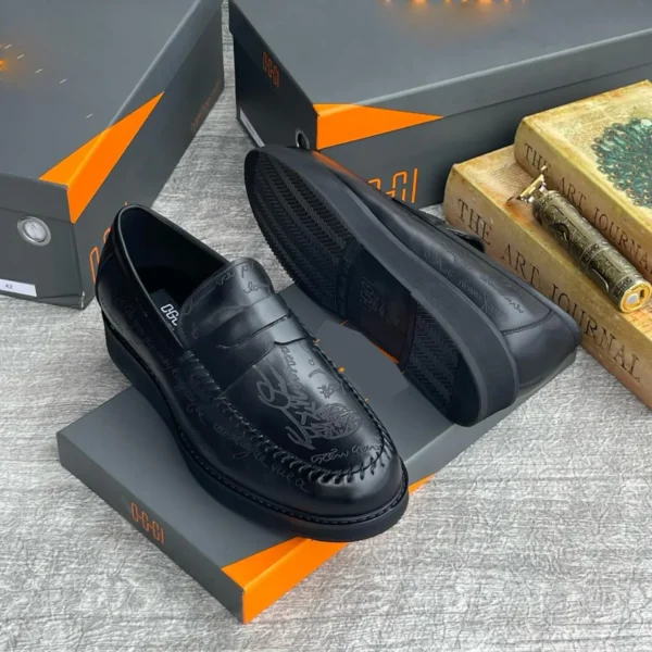 Smart Store Dual-Tone Premium Leather Shoe – Stylish Comfortable Everyday Footwear