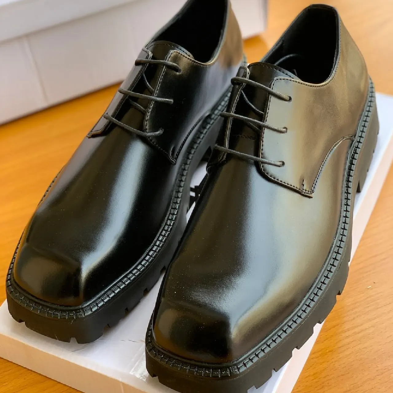 Smart Store Dual-Tone Premium Leather Shoe – Stylish Comfortable Everyday Footwear