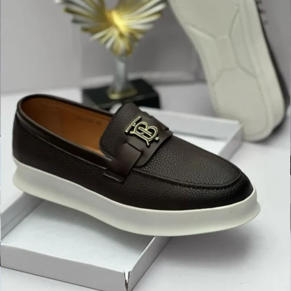 Smart Store Premium Dual-Tone Leather Sneakers – Elegant Everyday Casual Footwear