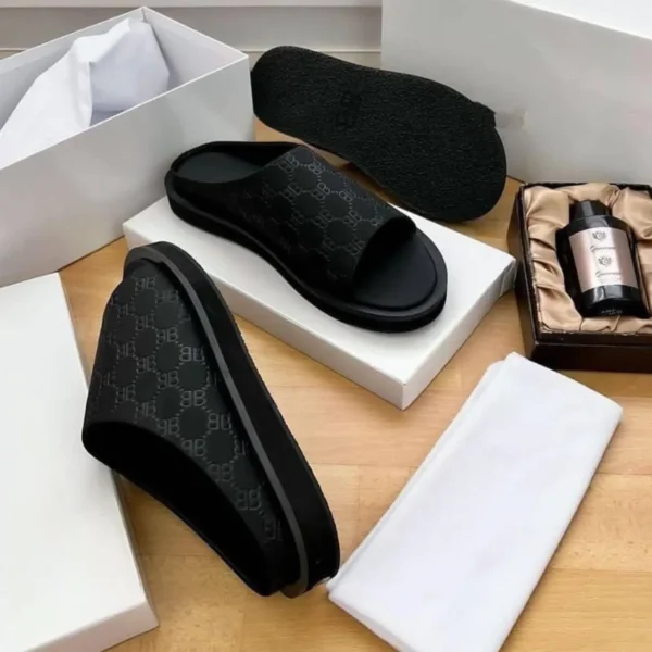 Smart Store Structured Dual-Colour Slippers – Premium Casual Everyday Footwear